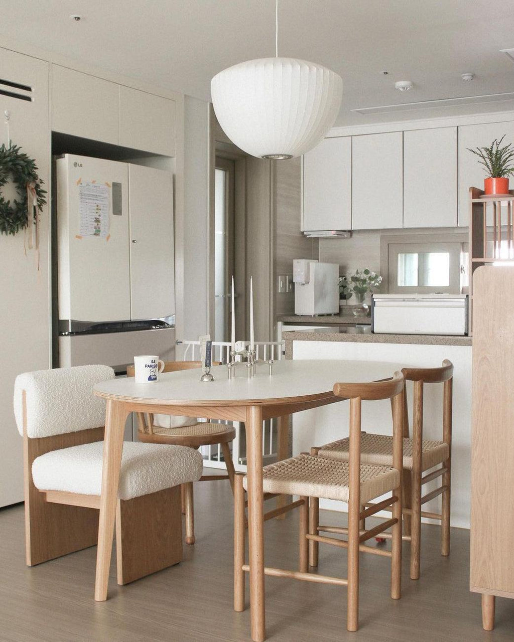 Alvaris White Modern Pendant Light