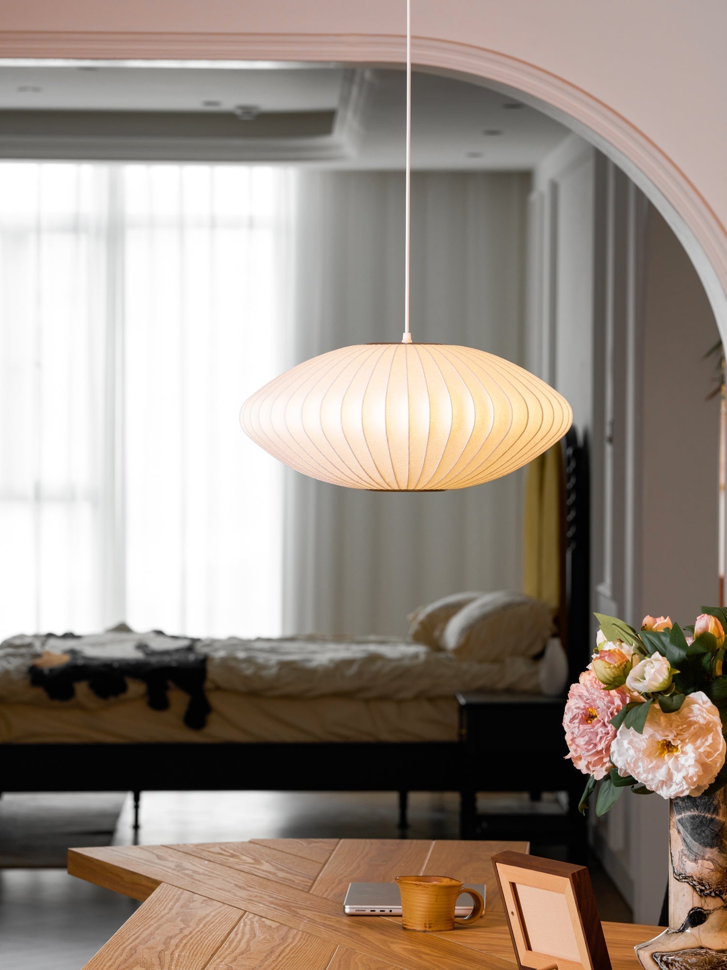 Alvaris White Modern Pendant Light