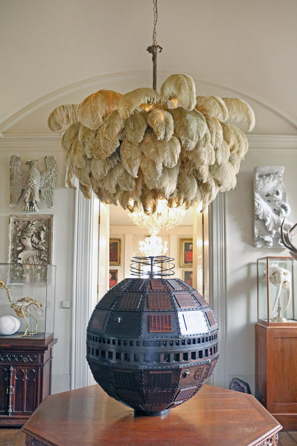 Lustra Chandelier Ostrich Feather Large Brass Stem