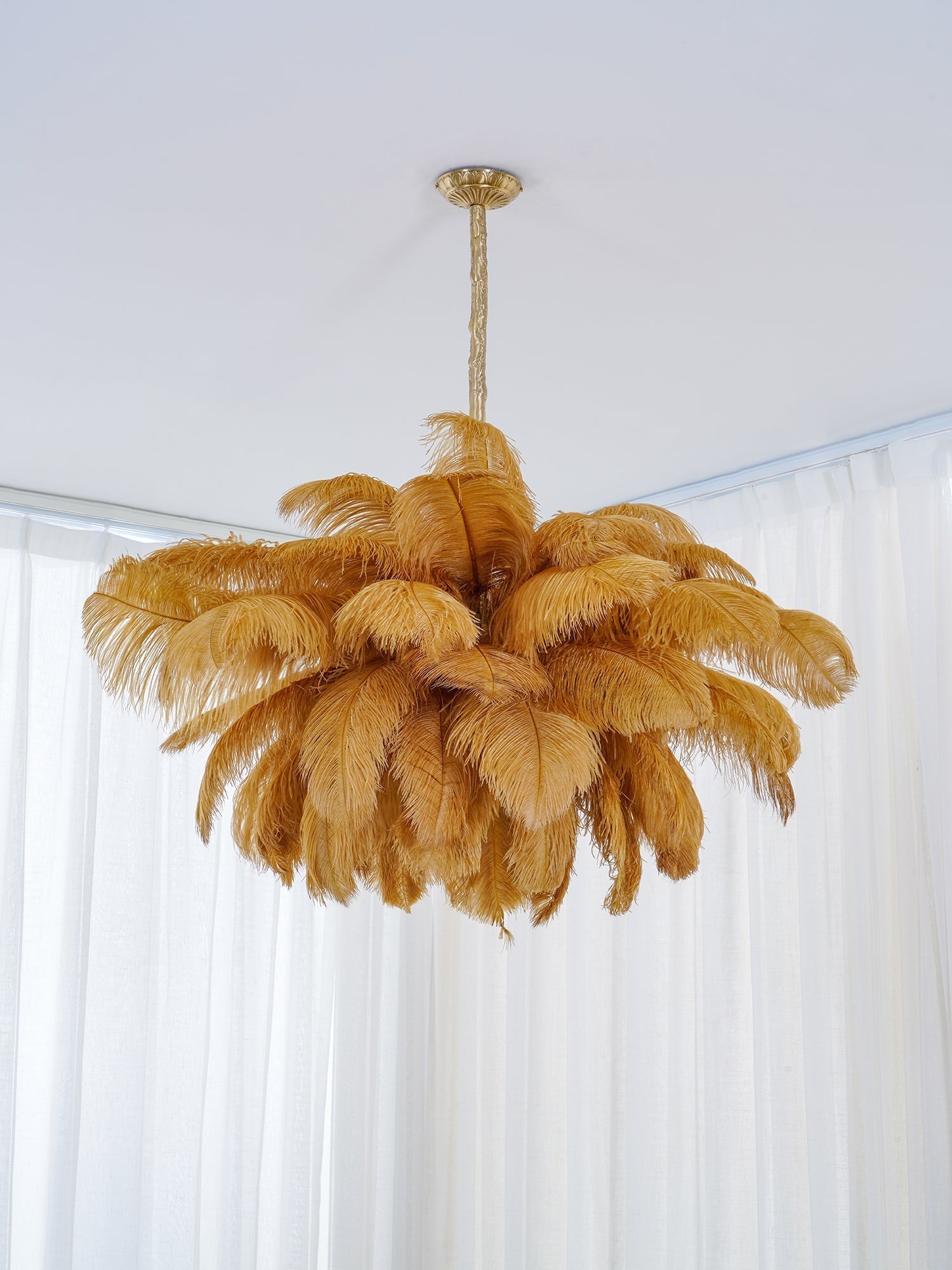 Lustra Chandelier Ostrich Feather Large Brass Stem