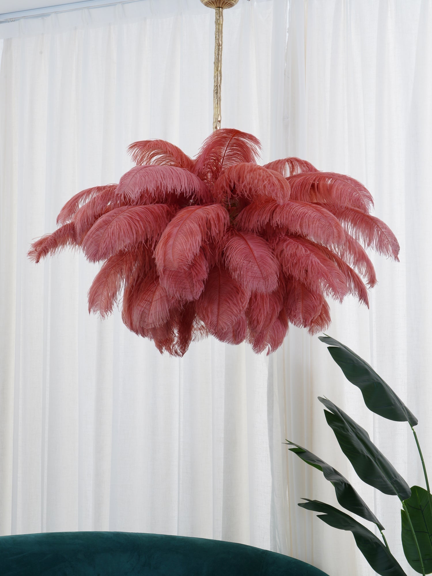 Lustra Chandelier Ostrich Feather Large Brass Stem