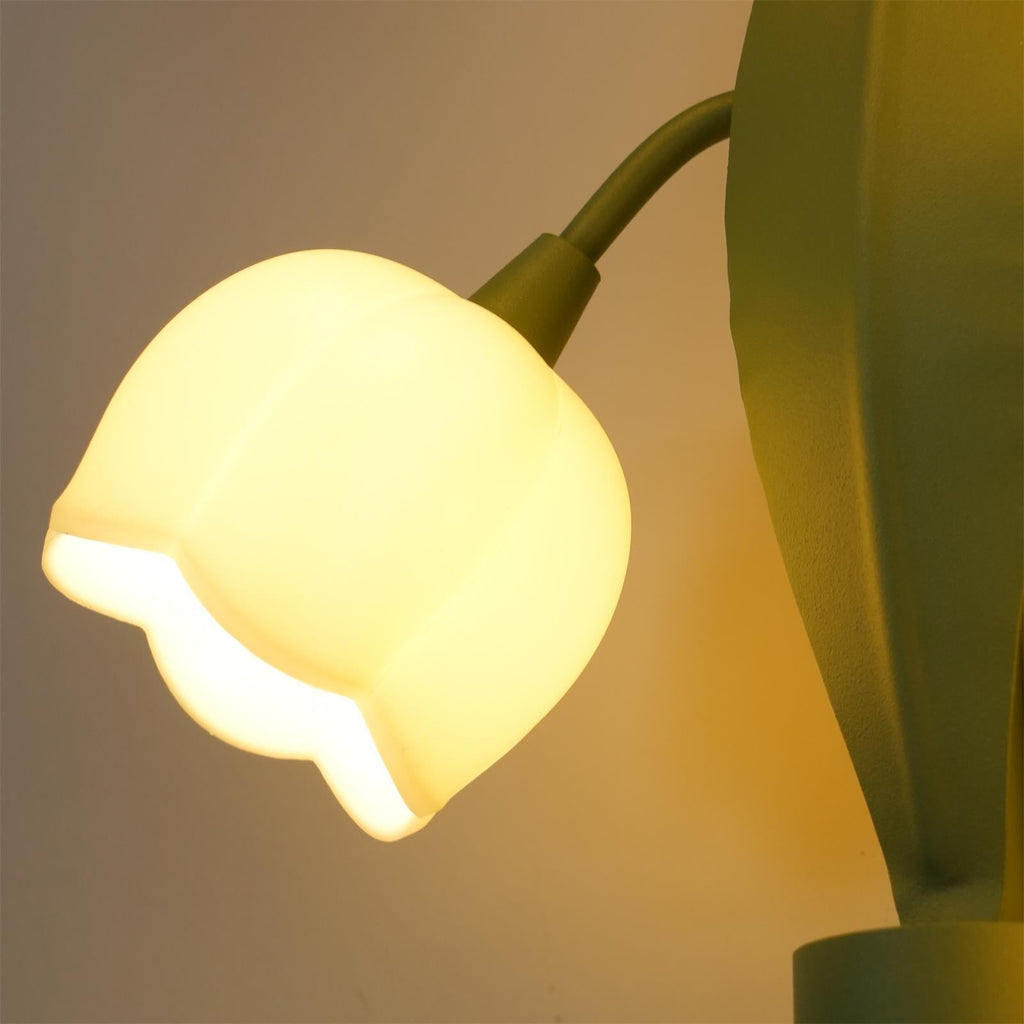 Lily Wall Lamp