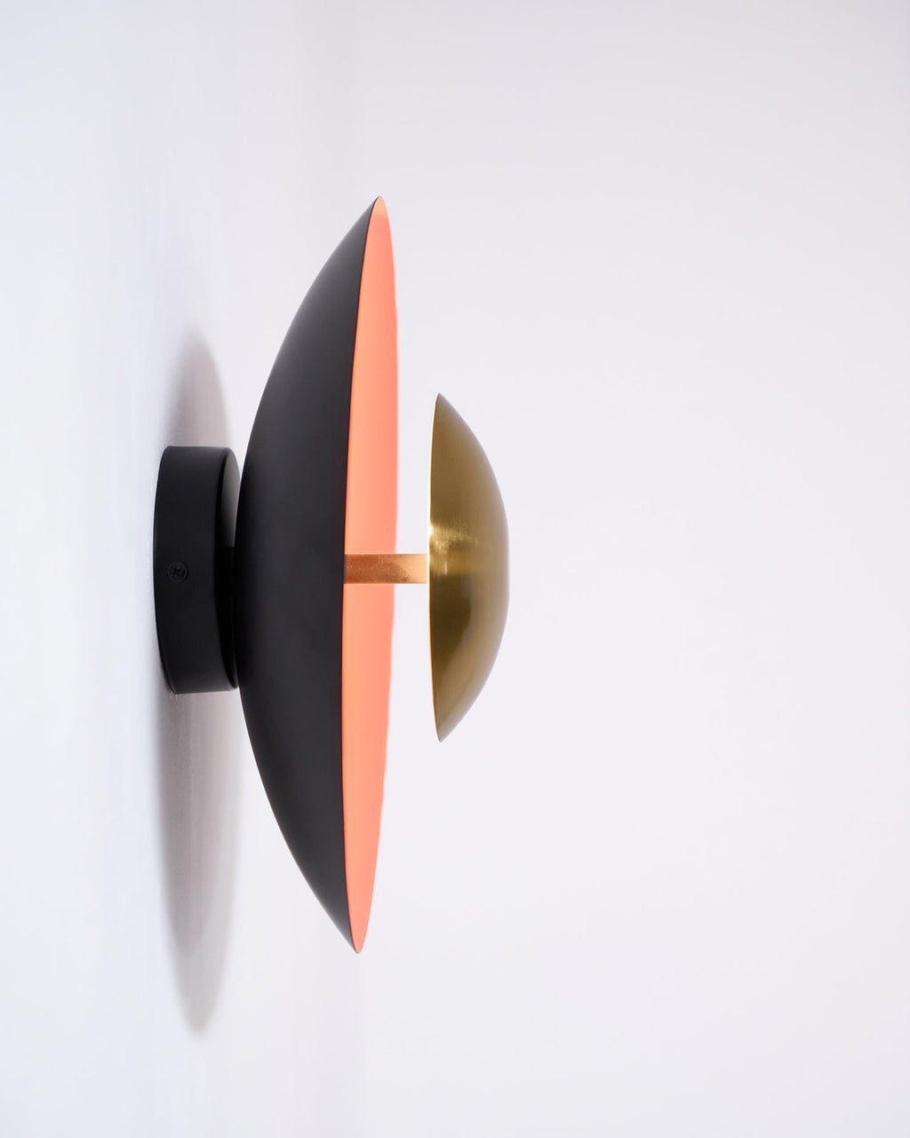 Erlirora Simplicity Glow Plug-in Wall Light
