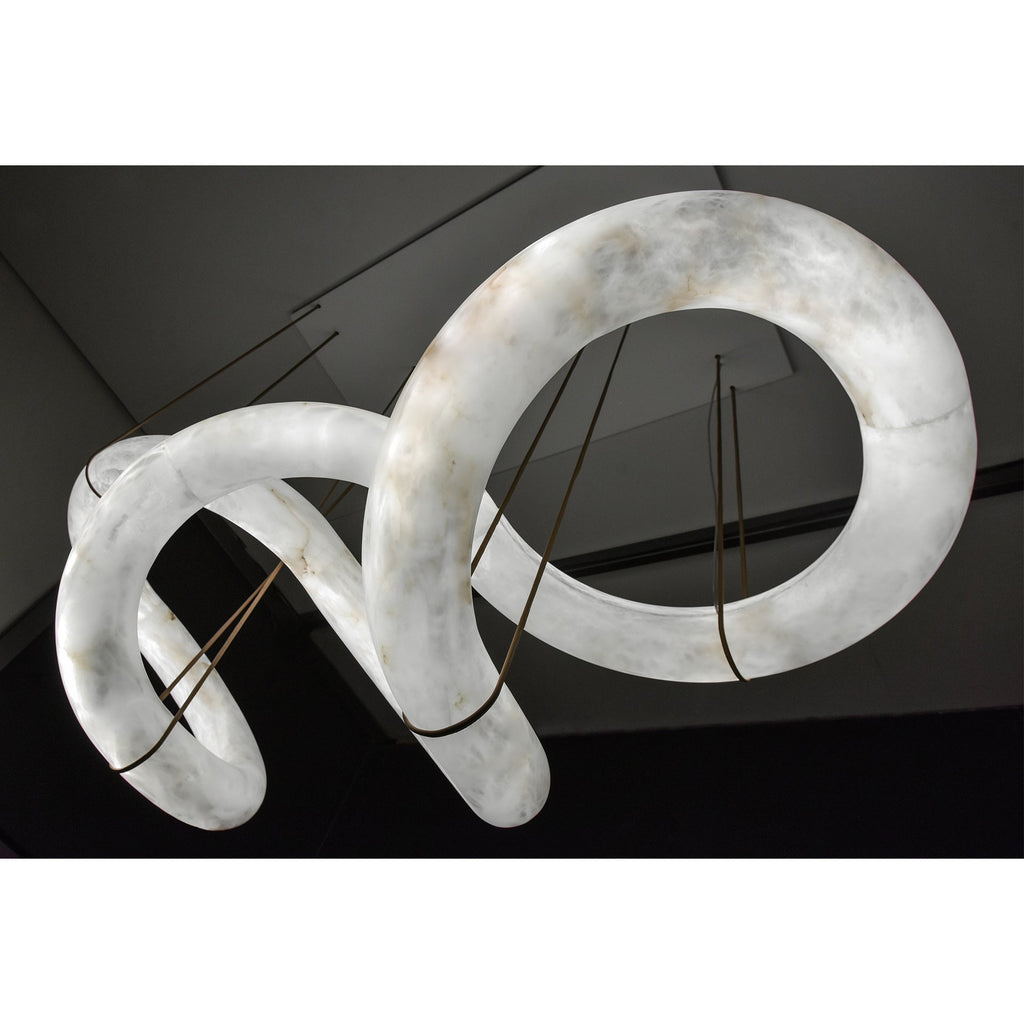 Utalyra Curved Alabaster Pendant Light