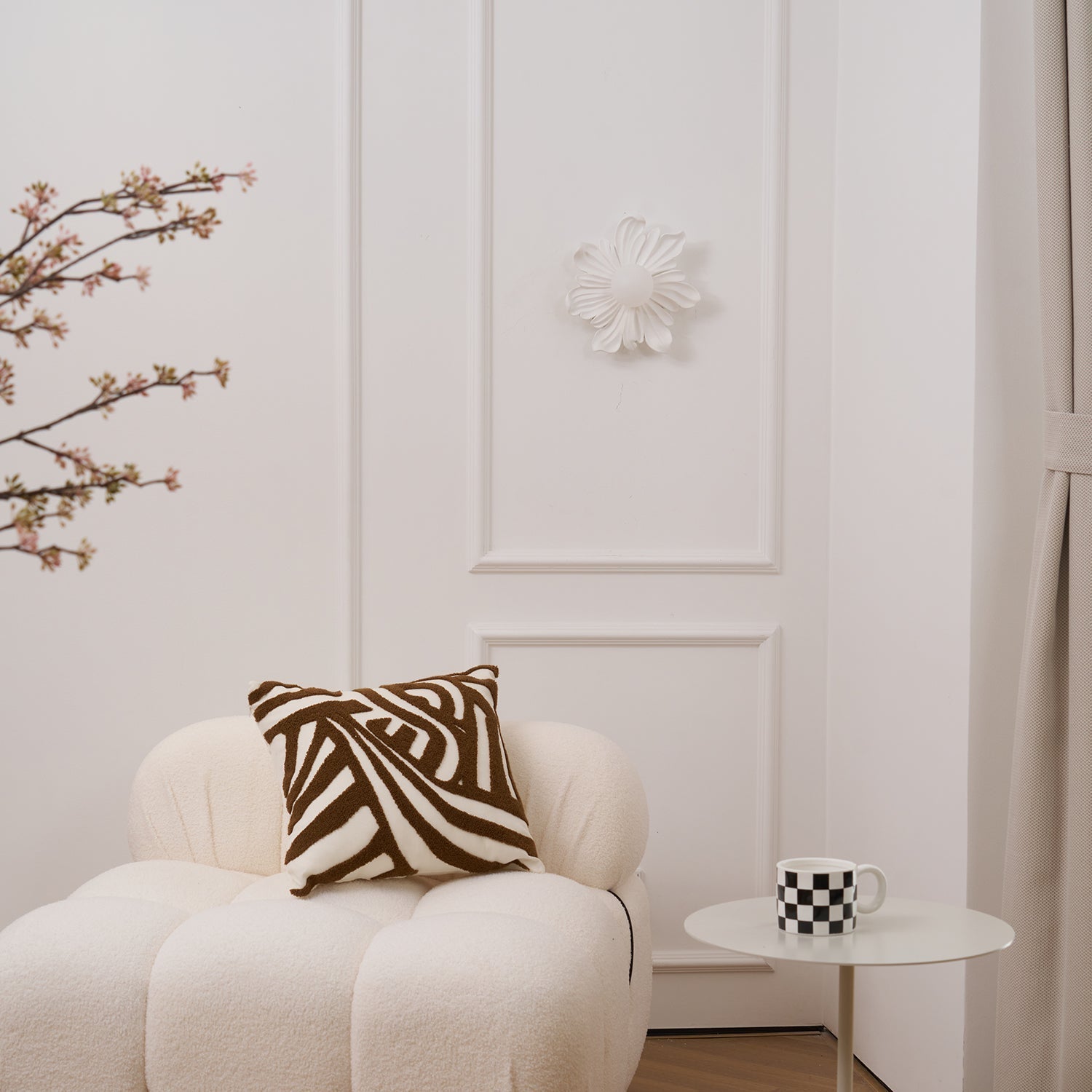 Tina Flower Wall Lamp