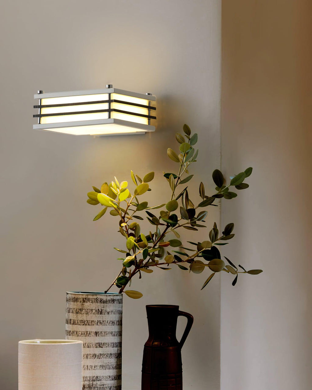Lyra Minimalist Wall Light