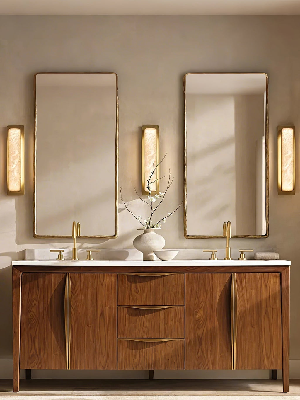 Ollore Linear Alabaster Wall Light