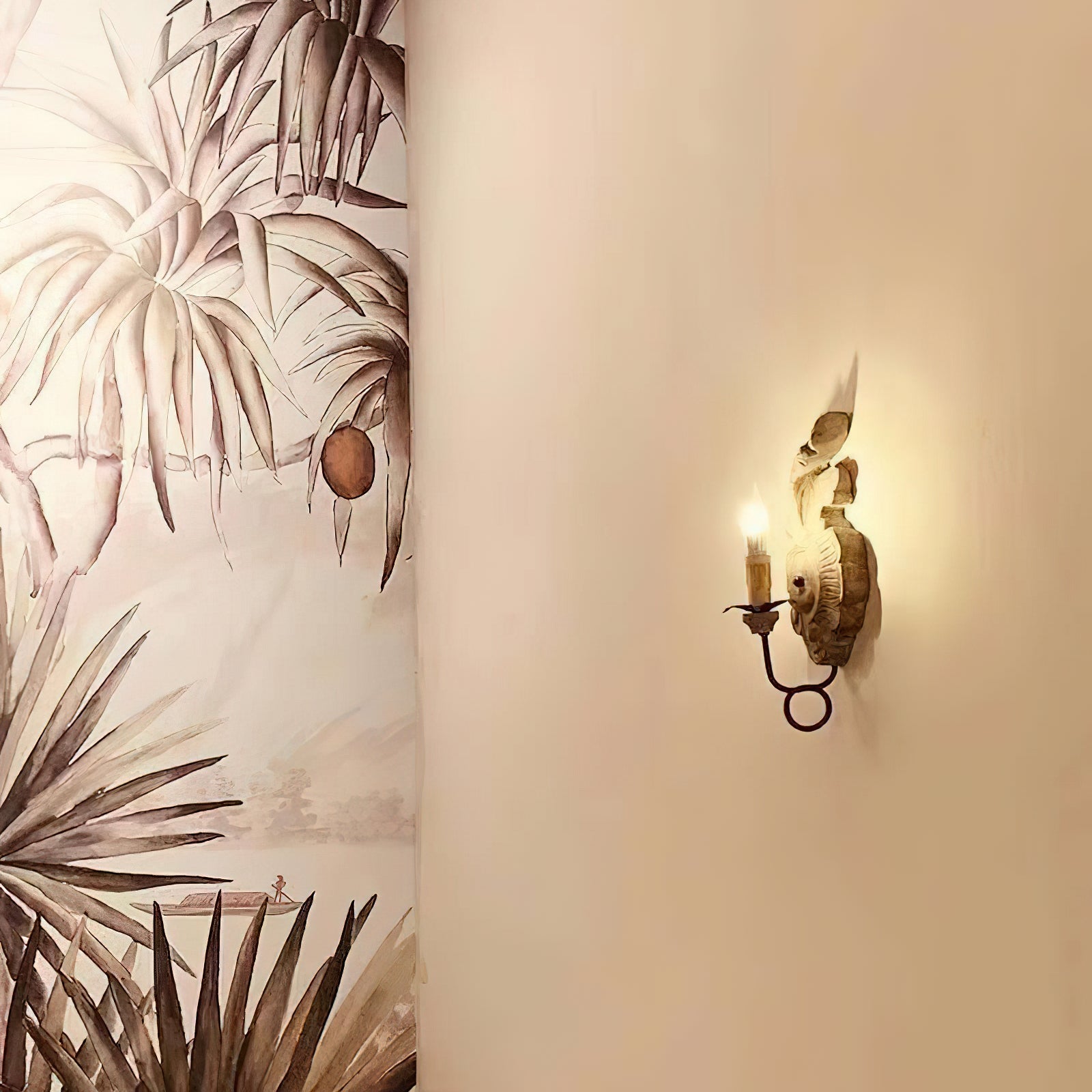 Louis Indoor Wall Lamp Wood