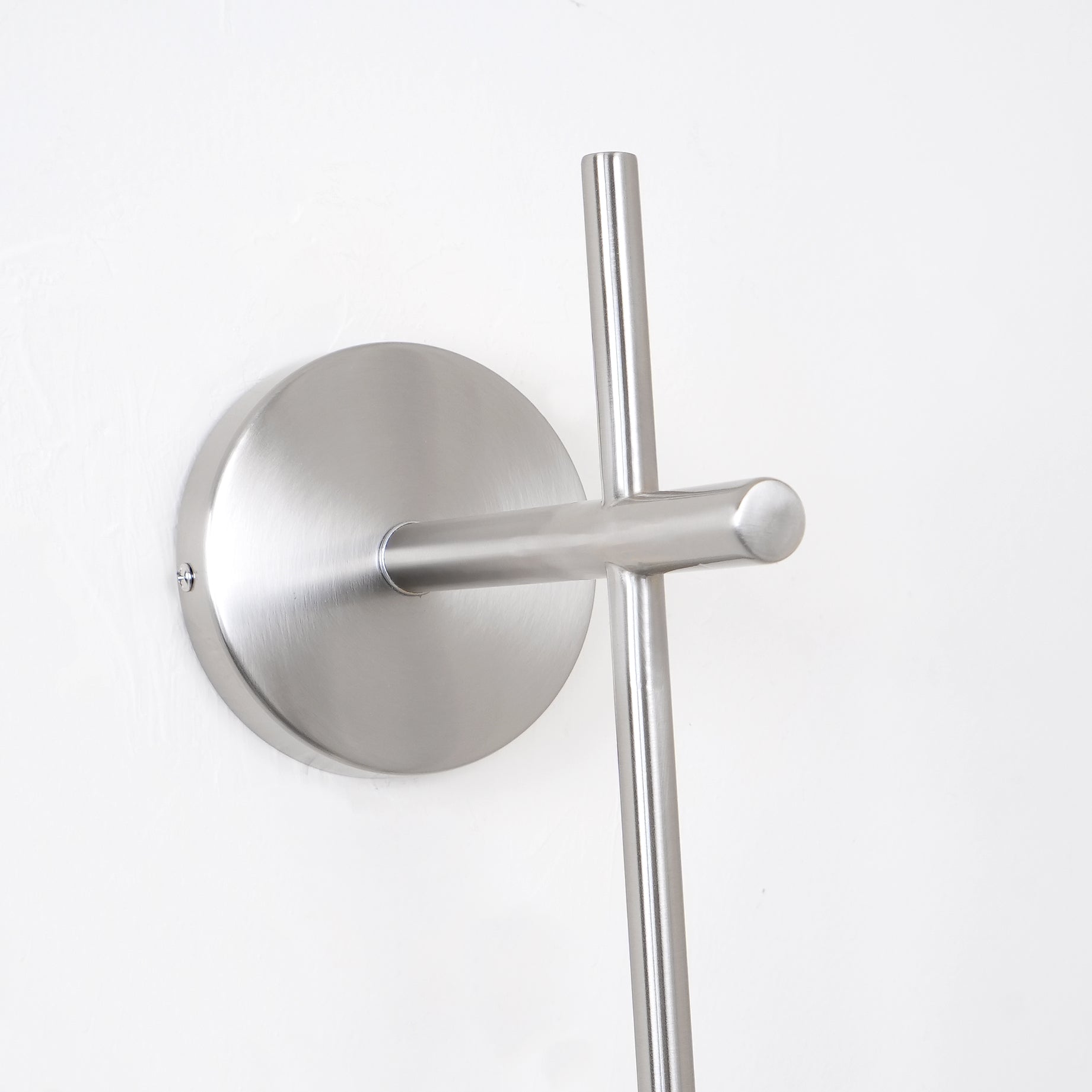 Cerin Vertical Globe Wall Lamp