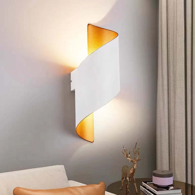 Travin Modern Conch Shape Spiral Outdoor Wall Lamp, Black/White/Gold